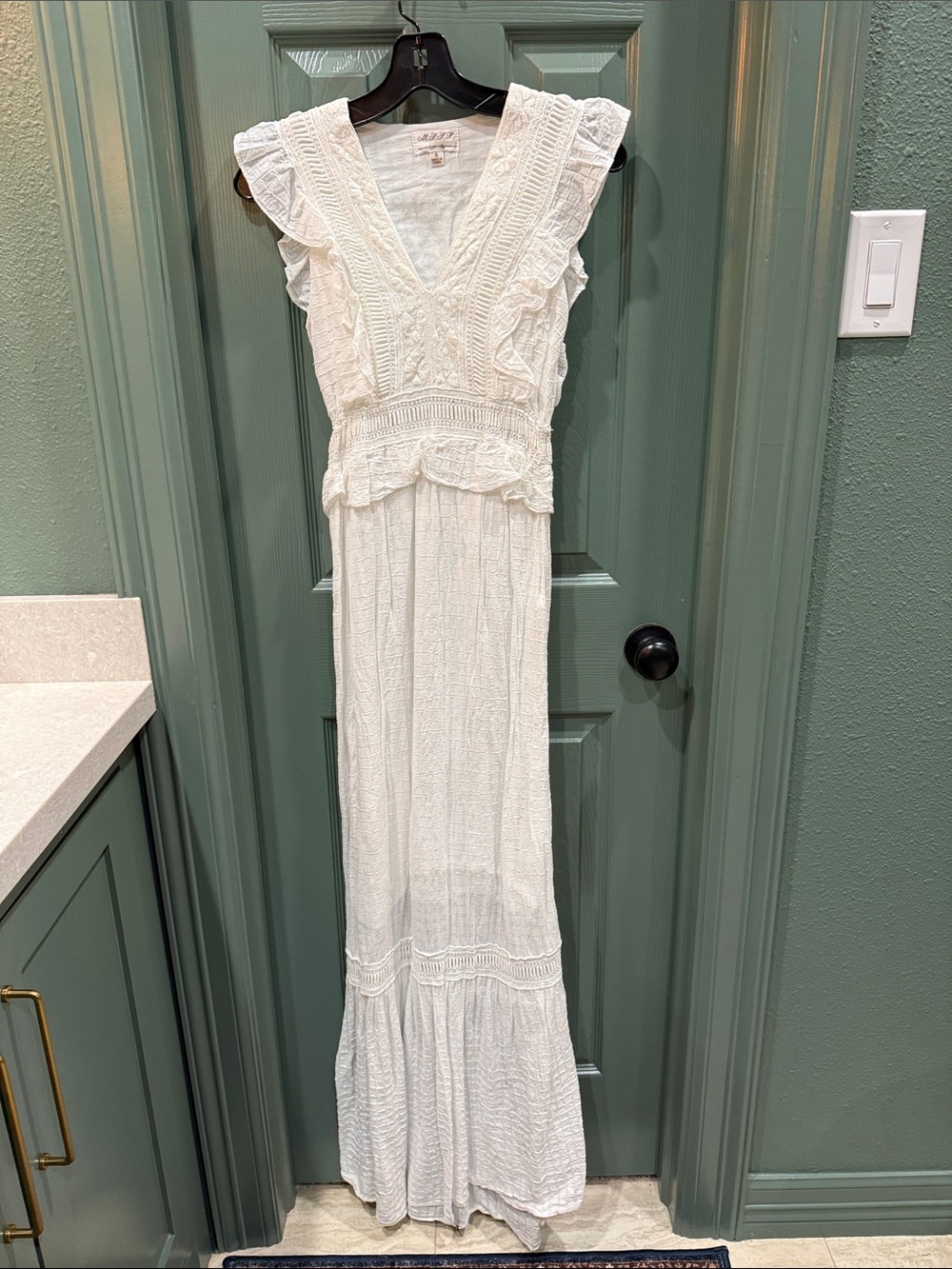 Max Studio Specialty Products White Ruffled V-Neck Maxi Dress